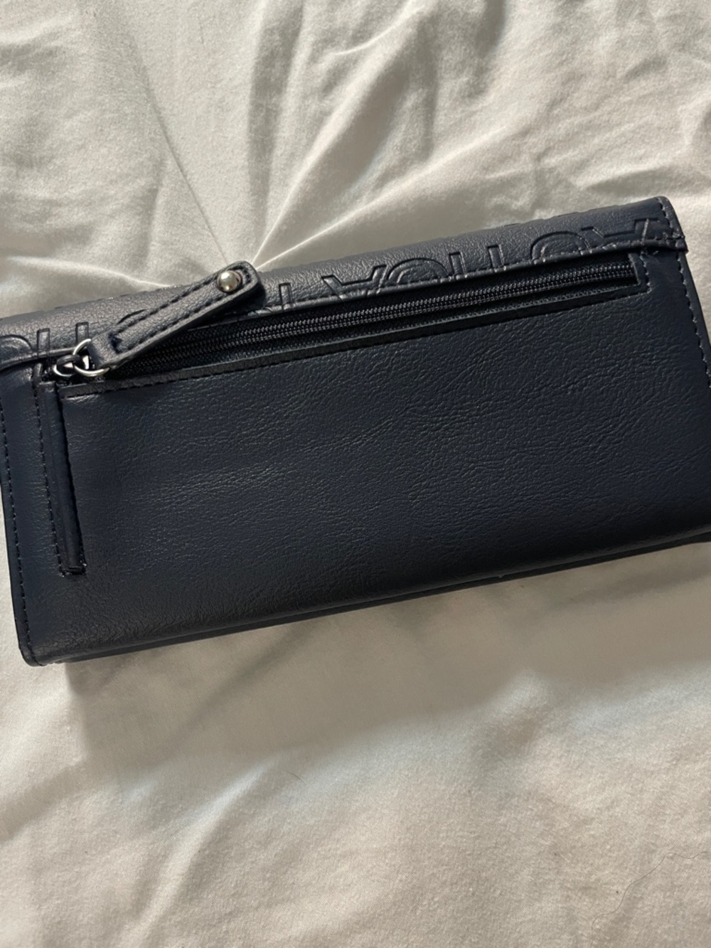 NWOT Nautica Embossed Logo Wallet in Navy - Picture 3 of 6